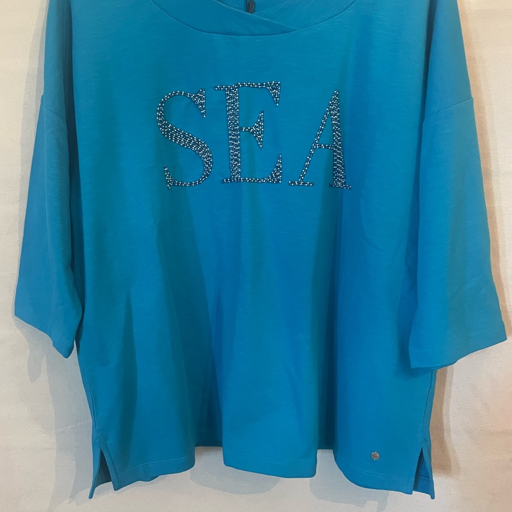 Stylish Blue Women's Tee with 'SEA' Design